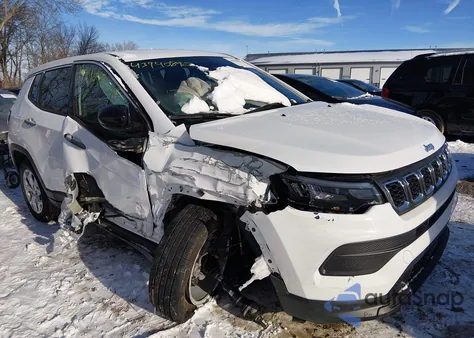 2024 Jeep Compass Sport 4X4 z USA, uszkodzony, nr VIN 3C4NJDAN6RT124293